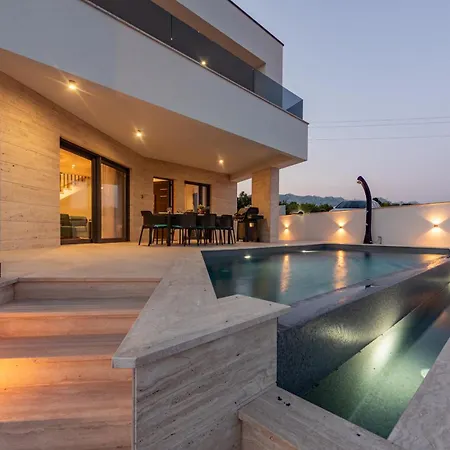 Princessa Villa *